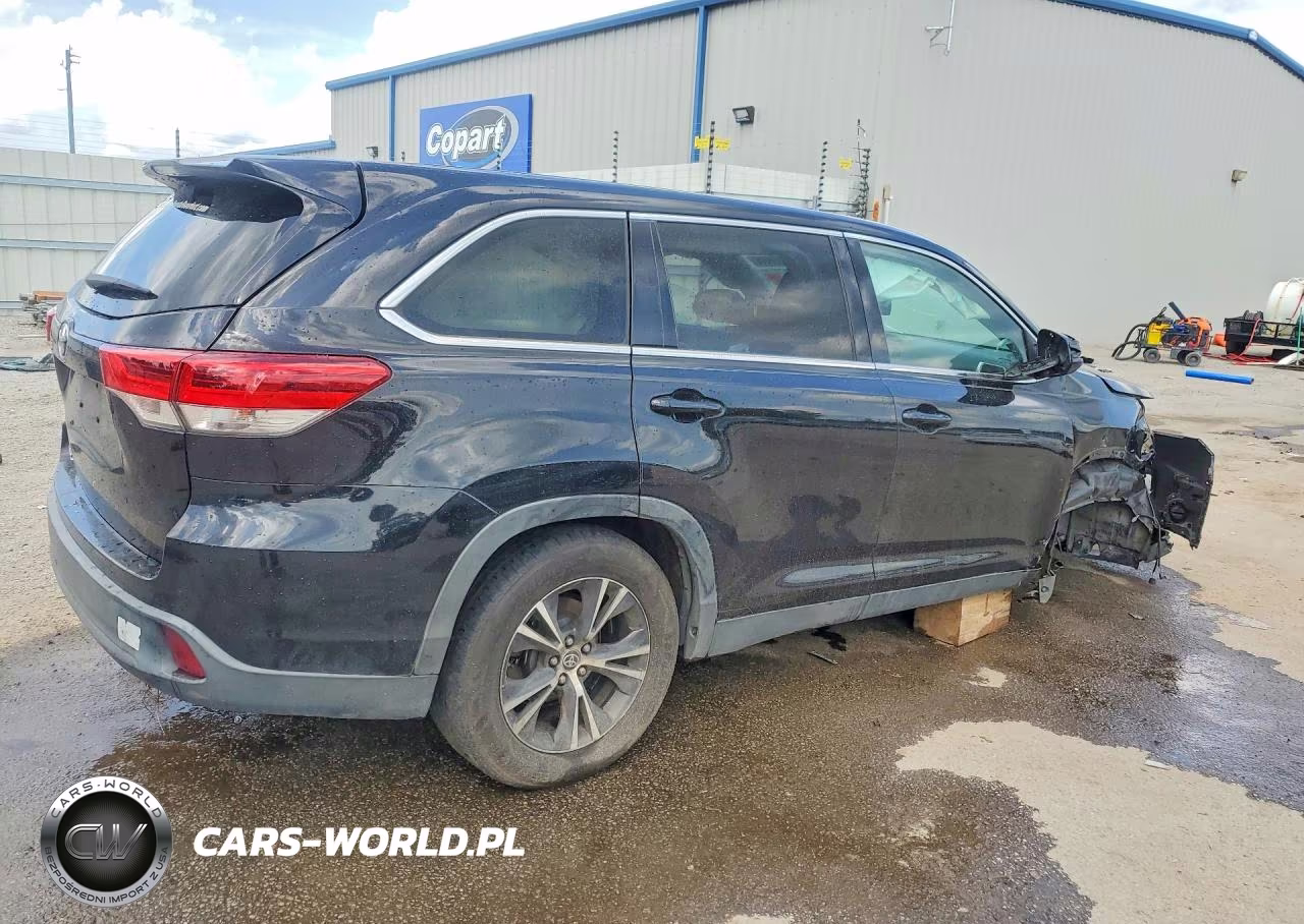 2019 Toyota Highlander Le VIN:5TDZARFH6KS060337 - 3
