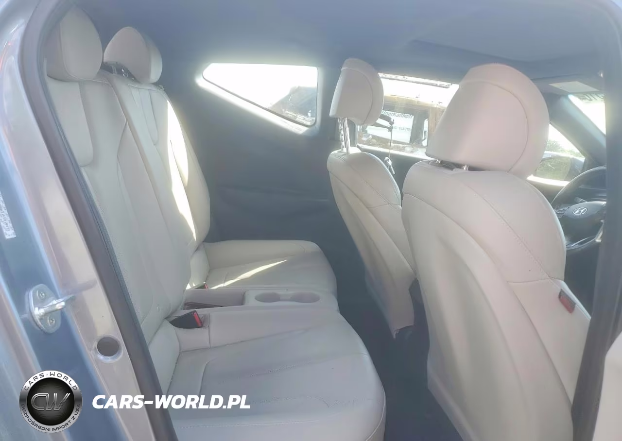 2019 Hyundai Veloster Turbo Ultimate VIN:KMHTH6AB1KU010472 - 10