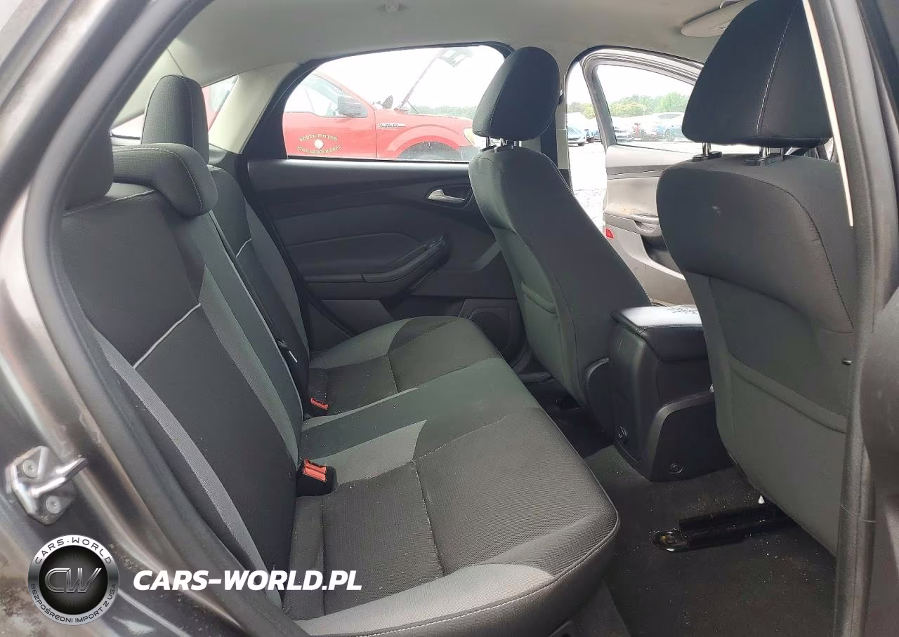 2014 Ford Focus Se VIN:1FADP3F21EL446855 - 10