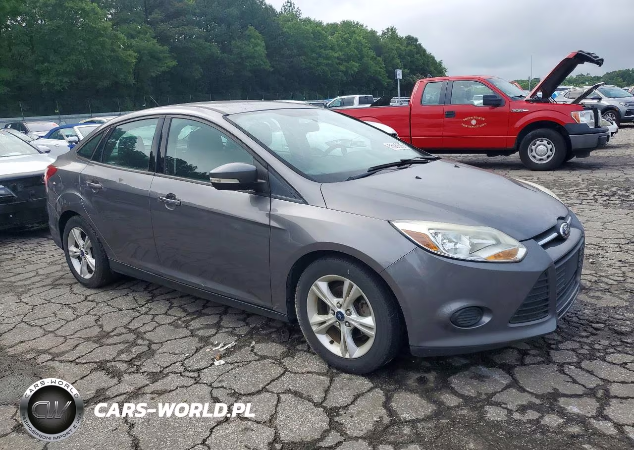 2014 Ford Focus Se VIN:1FADP3F21EL446855 - 4