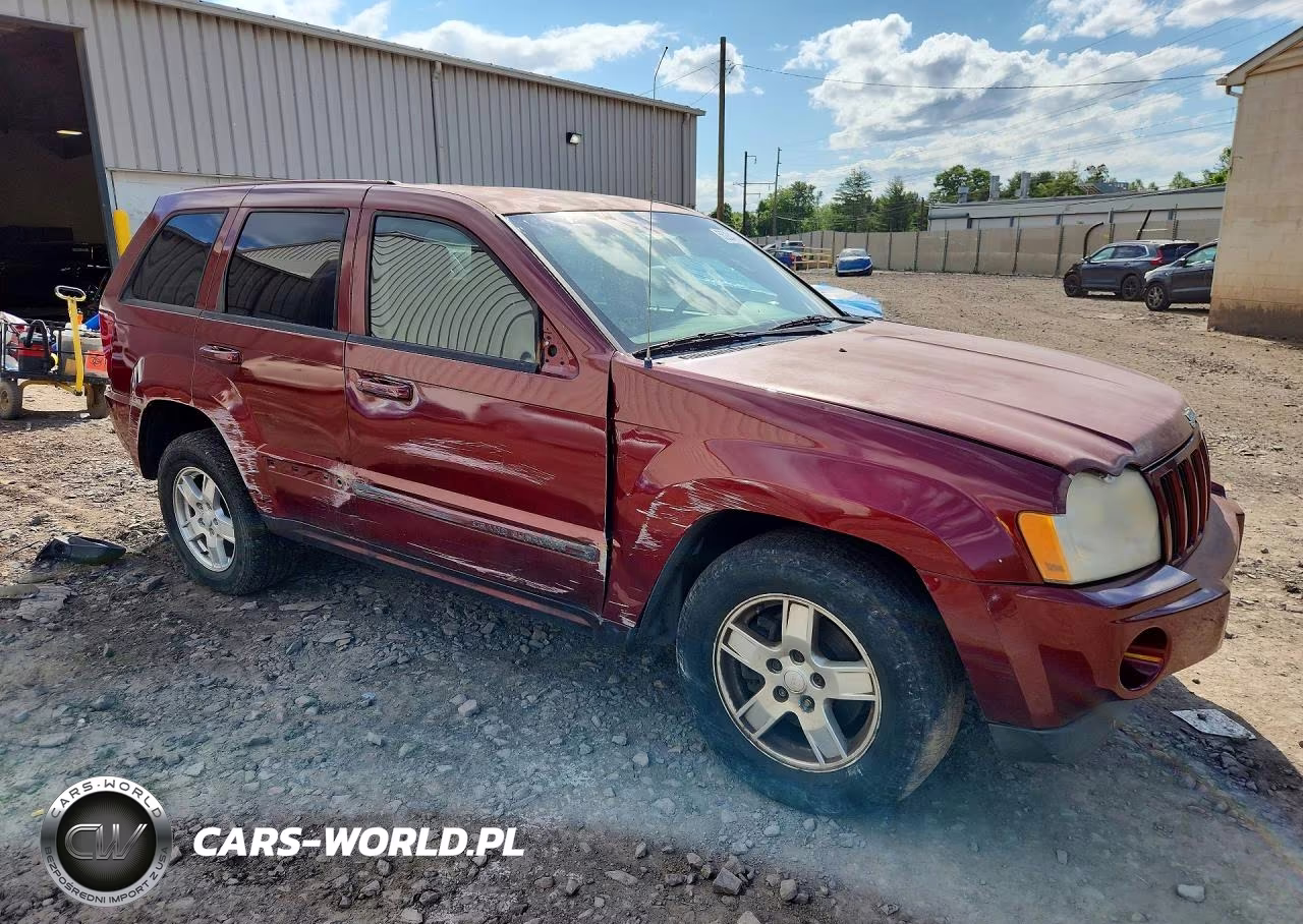 2007 Jeep Grand Cherokee Laredo VIN:1J8GR48K67C585797 - 4