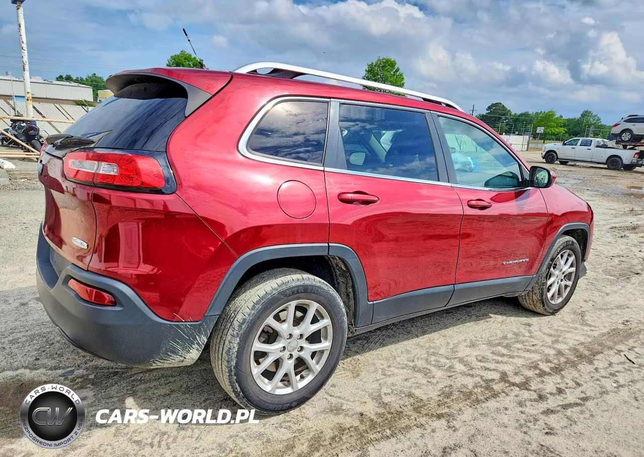 2014 Jeep Cherokee Latitude VIN:1C4PJLCS0EW155548 - 3