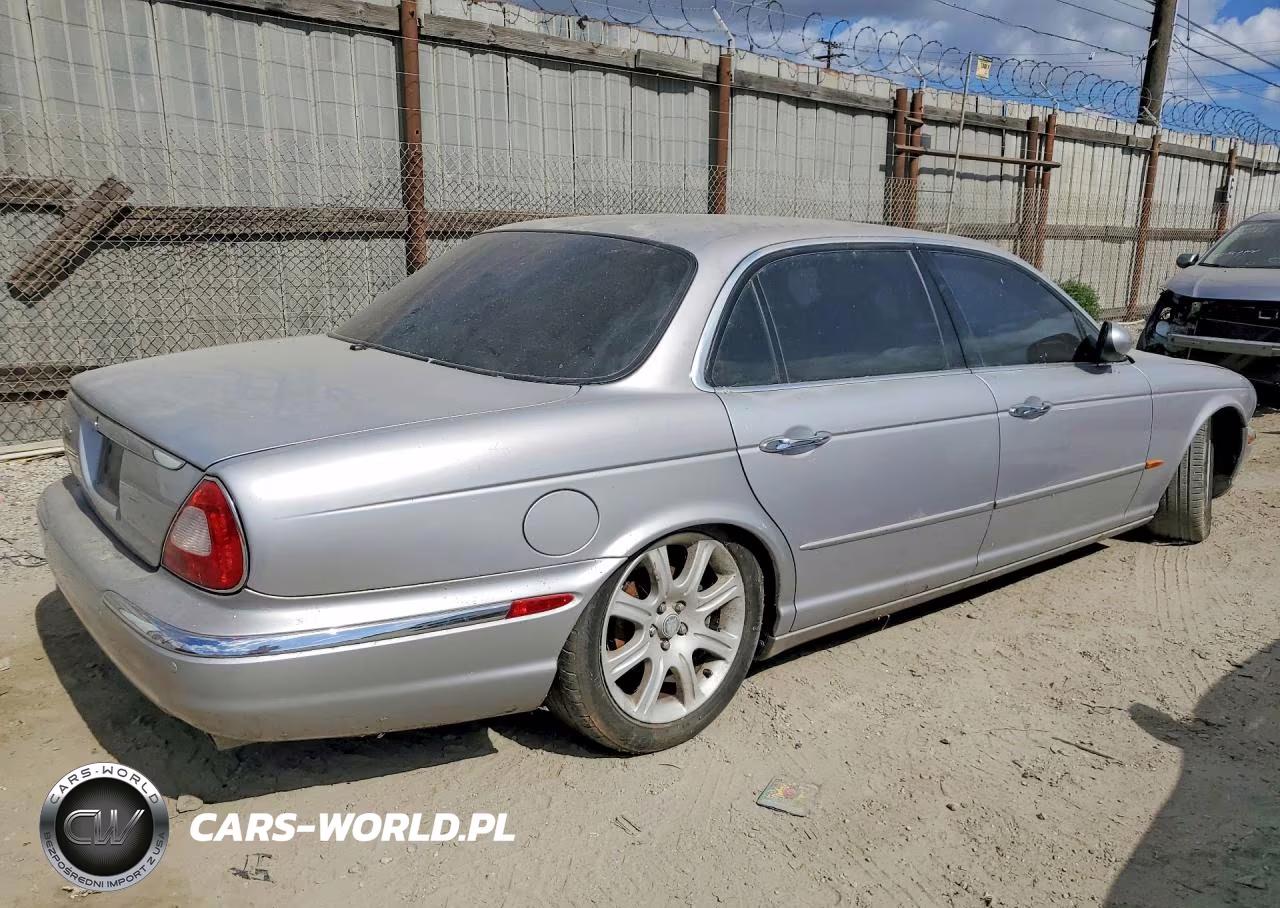 2005 Jaguar Xj8 VIN:SAJWA79C85SG44049 - 3