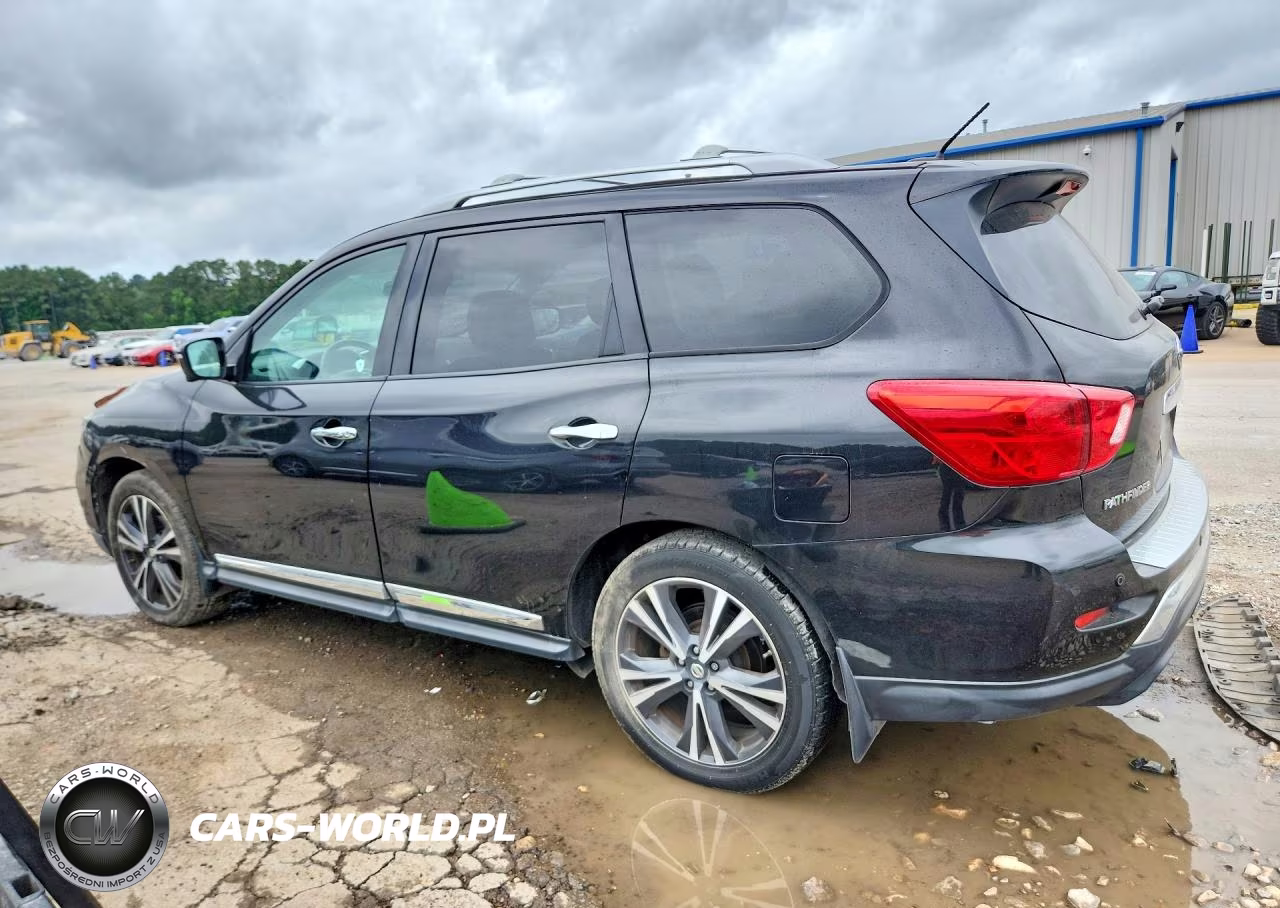 2018 Nissan Pathfinder Platinum VIN:5N1DR2MN6JC618556 - 2
