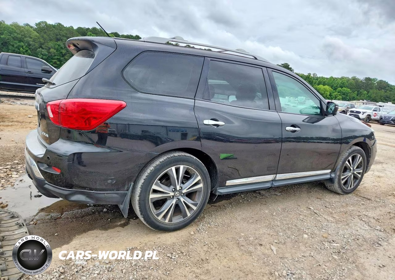2018 Nissan Pathfinder Platinum VIN:5N1DR2MN6JC618556 - 3
