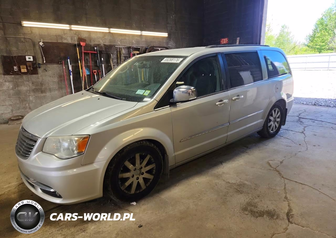 2011 Chrysler Town & Country Touring L