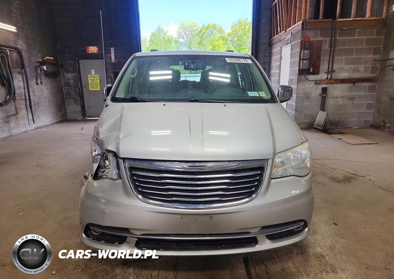 2011 Chrysler Town & Country Touring L VIN:2A4RR8DG0BR631594 - 5