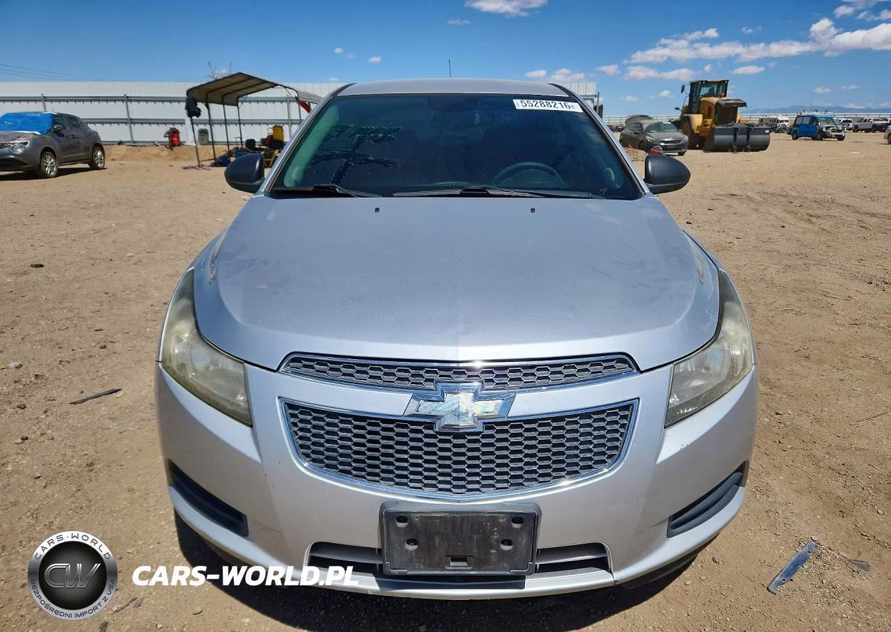 2013 Chevrolet Cruze Ls VIN:1G1PA5SG2D7281839 - 5