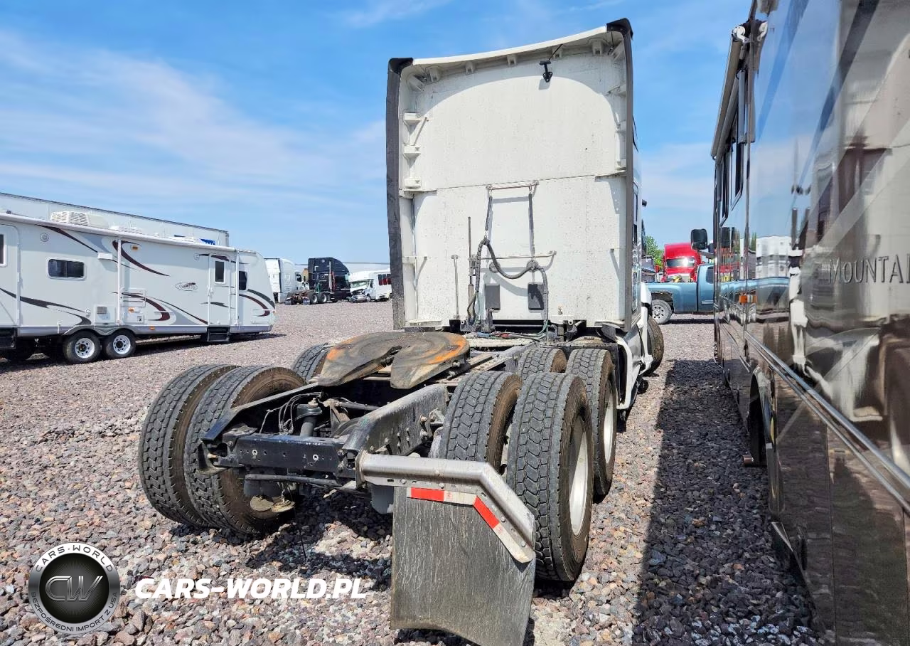 2020 Kenworth T680 - Semi Truck VIN:1XKYDP9XXLJ425146 - 4
