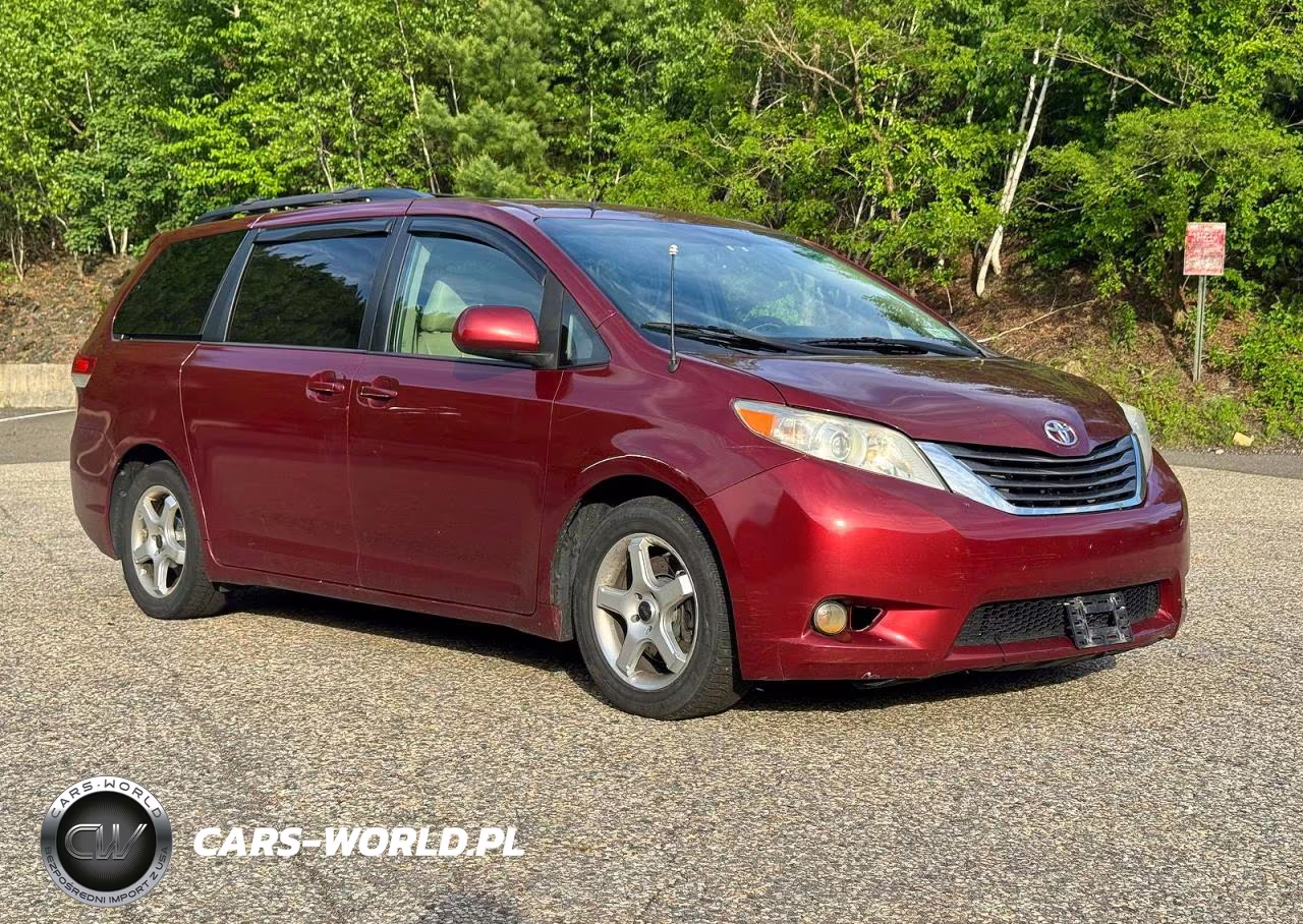 2014 Toyota Sienna Xle 8-Passenger