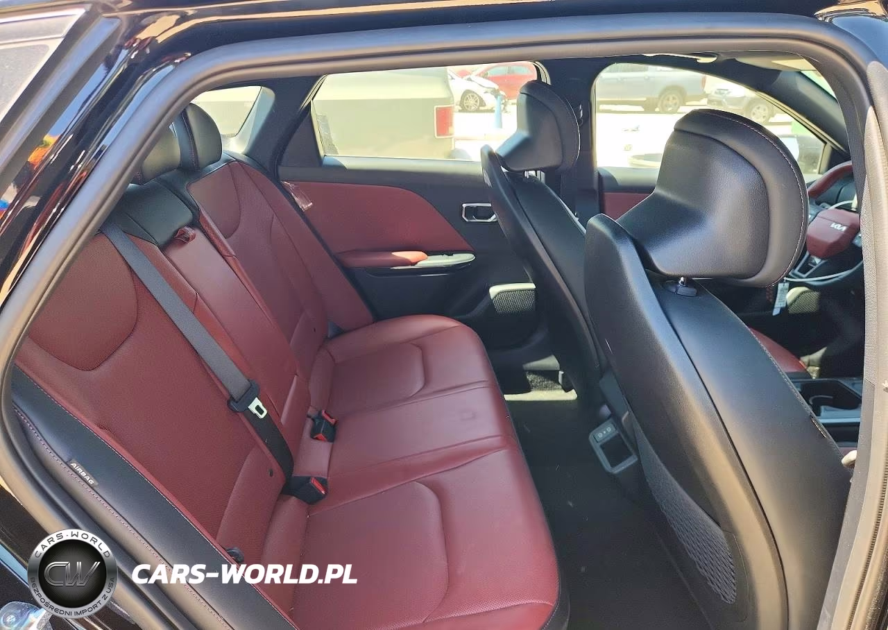 2025 Kia K4 Gt Line VIN:3KPFW4DE1SE210252 - 10