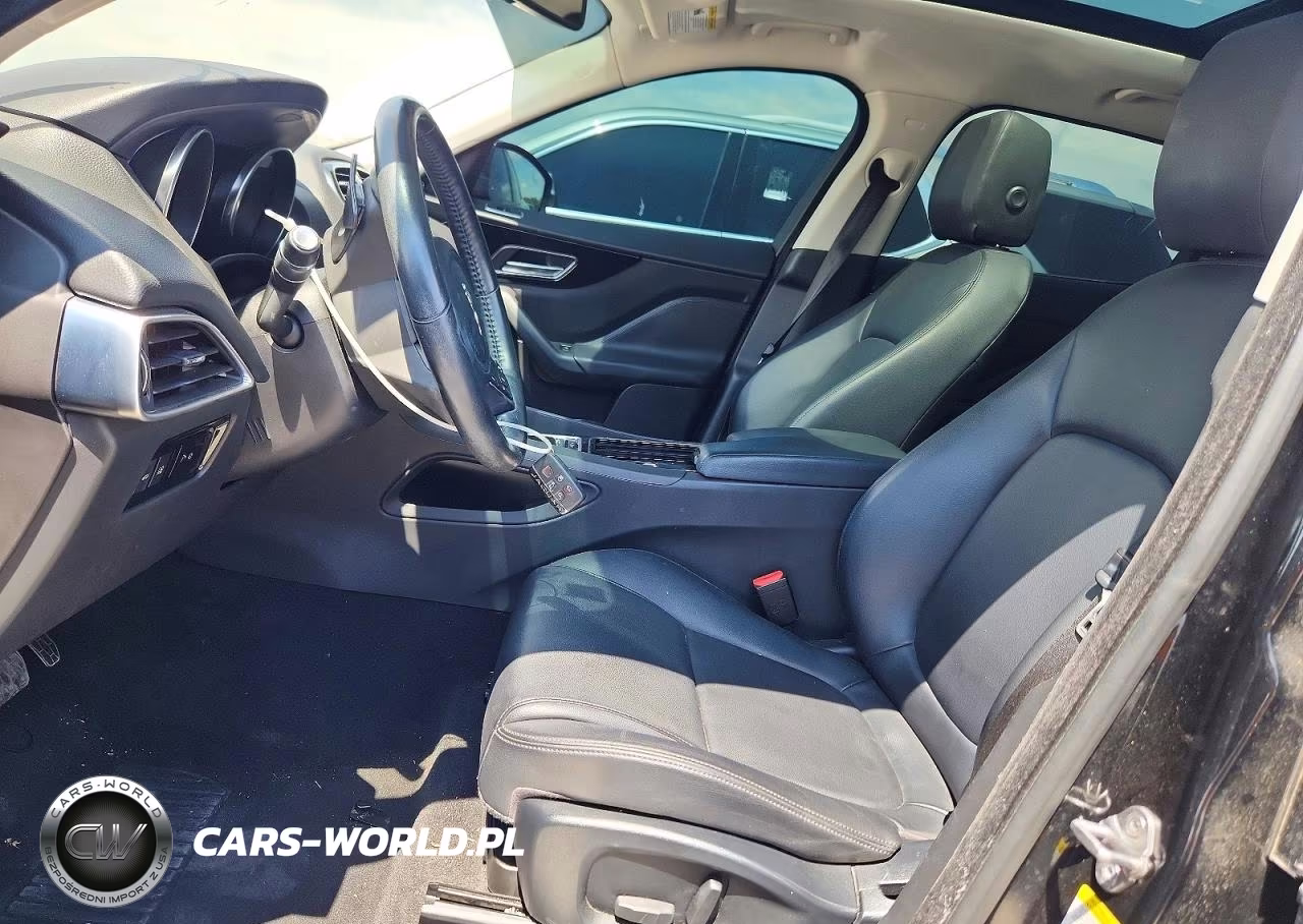 2018 Jaguar F-Pace Premium VIN:SADCJ2FX7JA321723 - 7