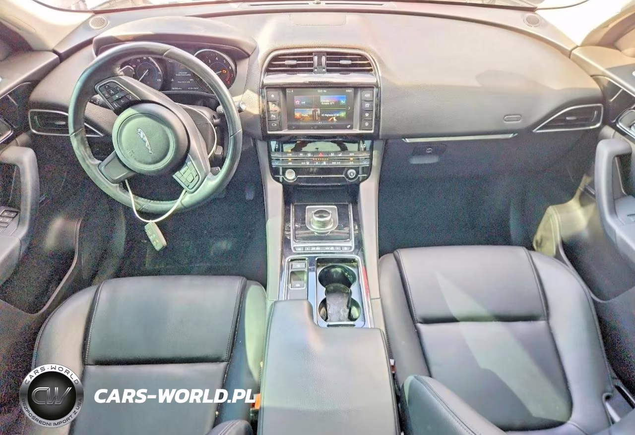 2018 Jaguar F-Pace Premium VIN:SADCJ2FX7JA321723 - 8