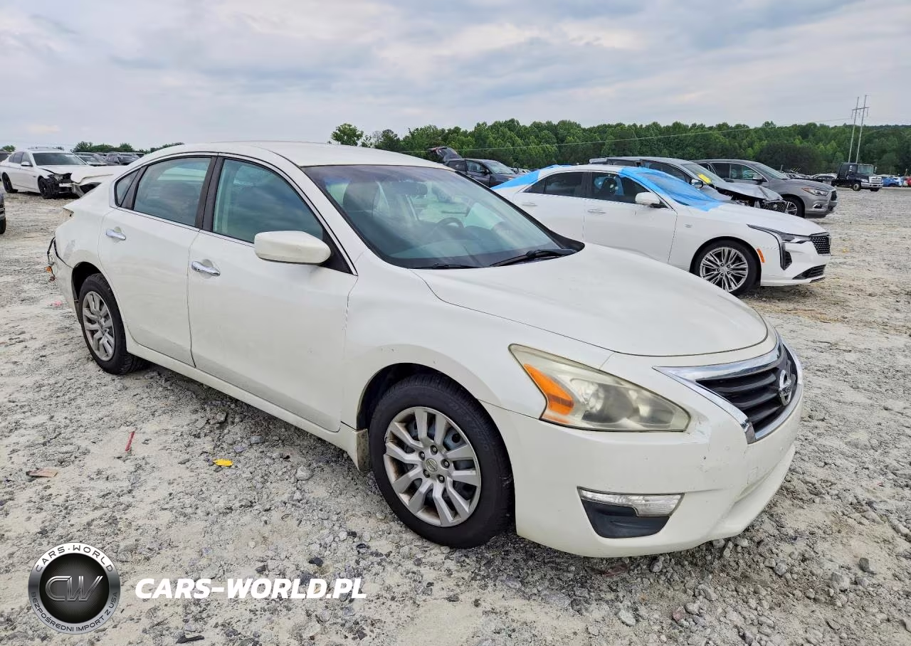 2015 Nissan Altima 2.5 S VIN:1N4AL3APXFN325779 - 4