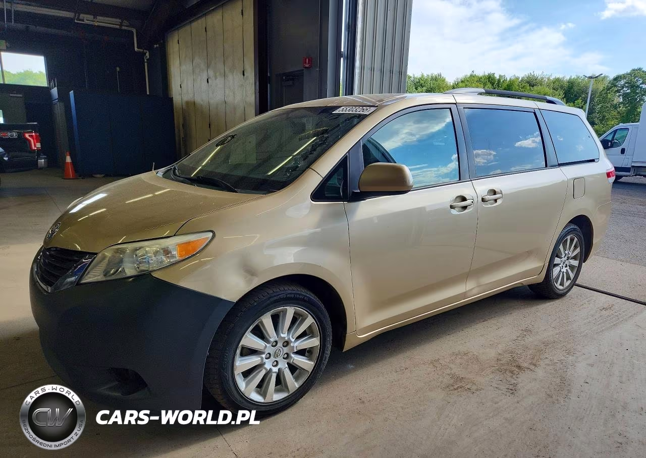 2012 Toyota Sienna Le