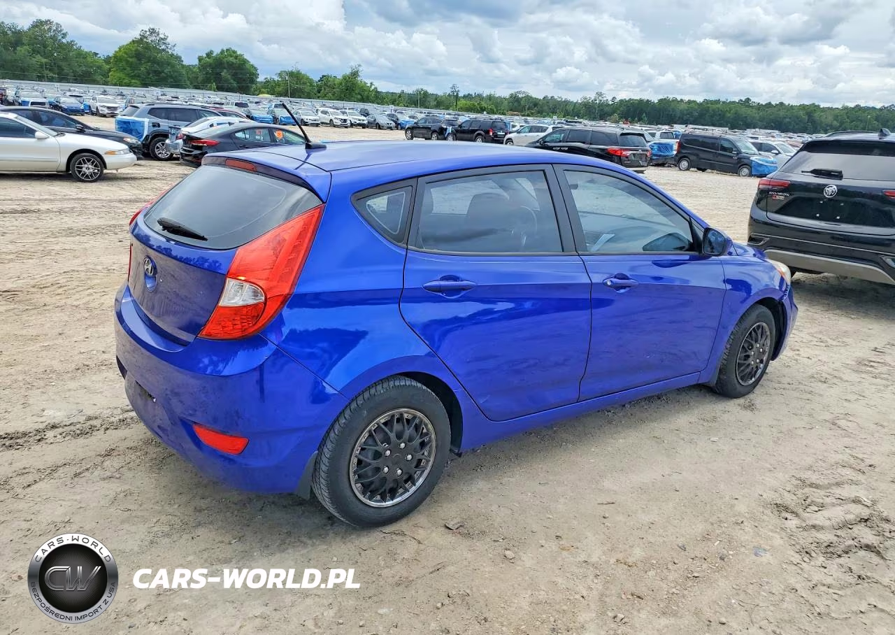 2013 Hyundai Accent Gs VIN:KMHCT5AE5DU084726 - 3