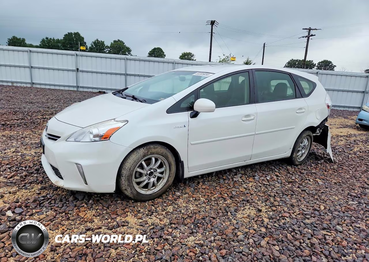 2014 Toyota Prius V Two – zdjęcie 1 z 12