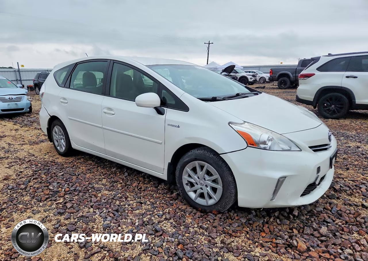 2014 Toyota Prius V Two VIN:JTDZN3EU4E3332549 - 4