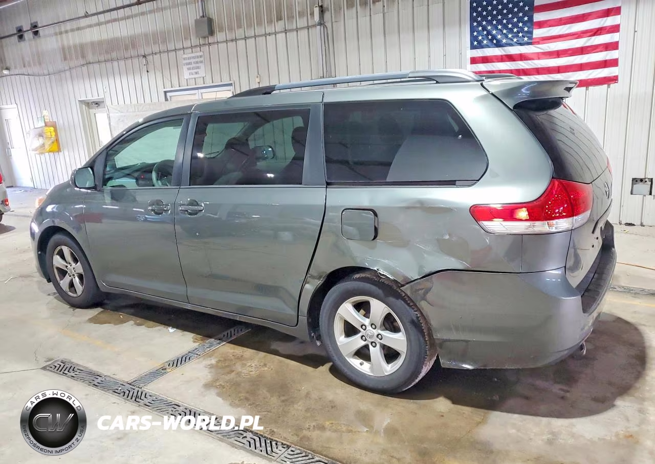 2013 Toyota Sienna Le VIN:5TDKK3DCXDS375678 - 2