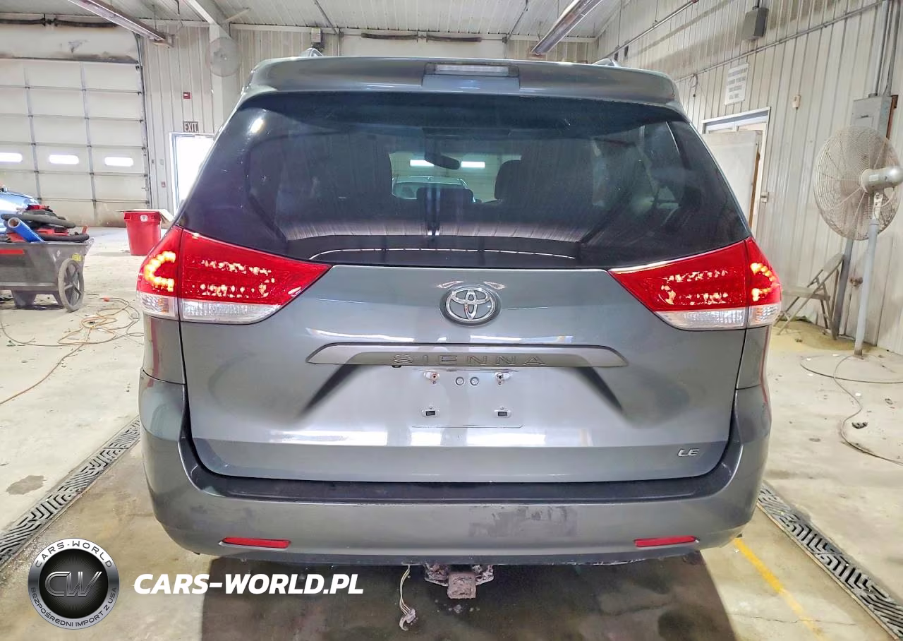 2013 Toyota Sienna Le VIN:5TDKK3DCXDS375678 - 6