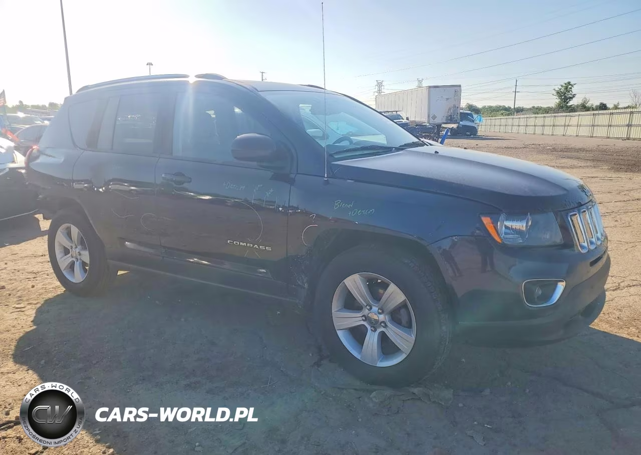 2015 Jeep Compass Latitude VIN:1C4NJDEB7FD272700 - 4