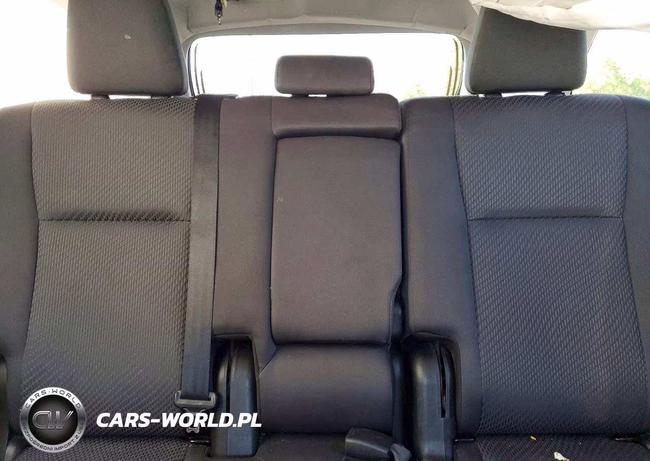 2019 Toyota Highlander Le VIN:5TDBZRFH9KS747483 - 10