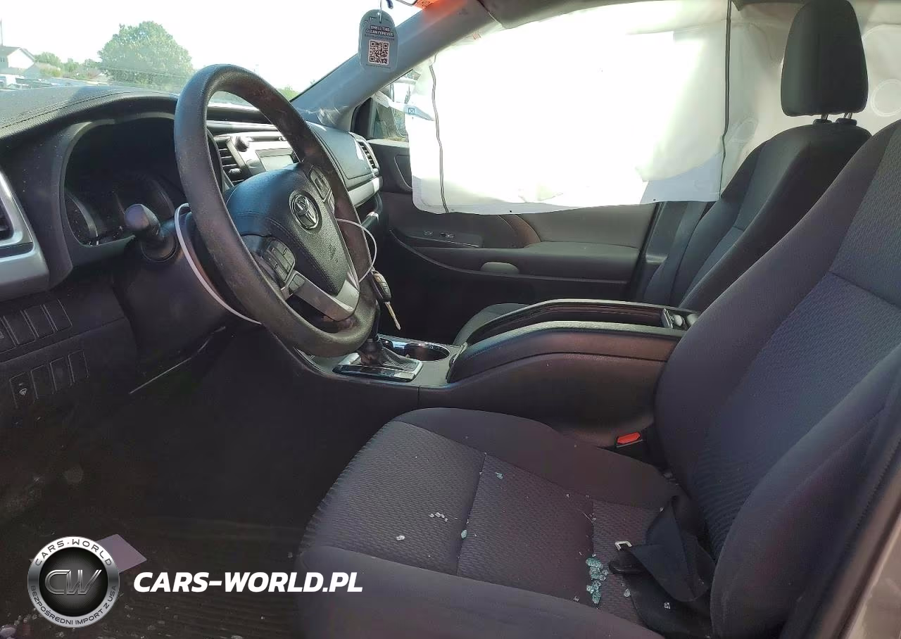 2019 Toyota Highlander Le VIN:5TDBZRFH9KS747483 - 7