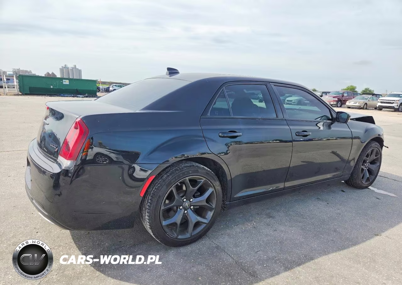 2023 Chrysler 300 S VIN:2C3CCABG7PH561102 - 3