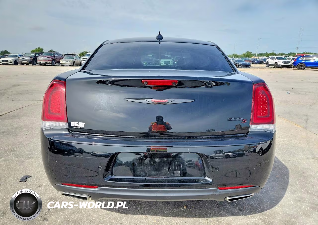 2023 Chrysler 300 S VIN:2C3CCABG7PH561102 - 6