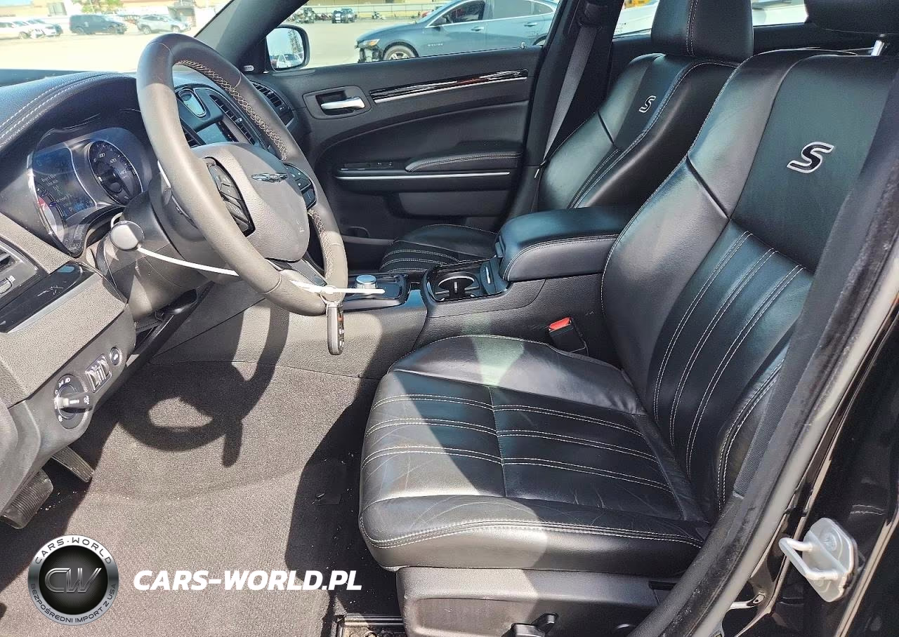 2023 Chrysler 300 S VIN:2C3CCABG7PH561102 - 7