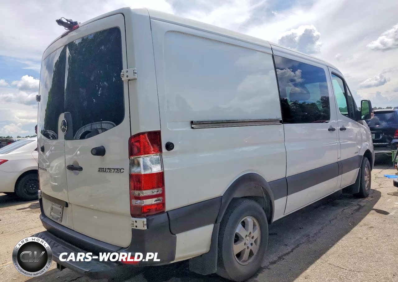 2015 Mercedes-Benz Sprinter 2500 VIN:WD3PE7CC3F5956903 - 3