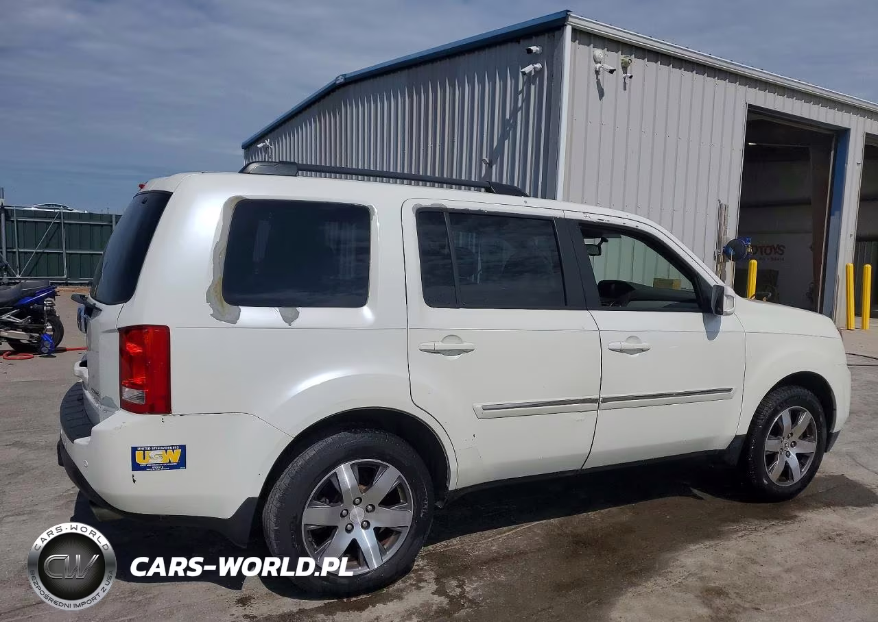2015 Honda Pilot Touring VIN:5FNYF3H99FB023020 - 3