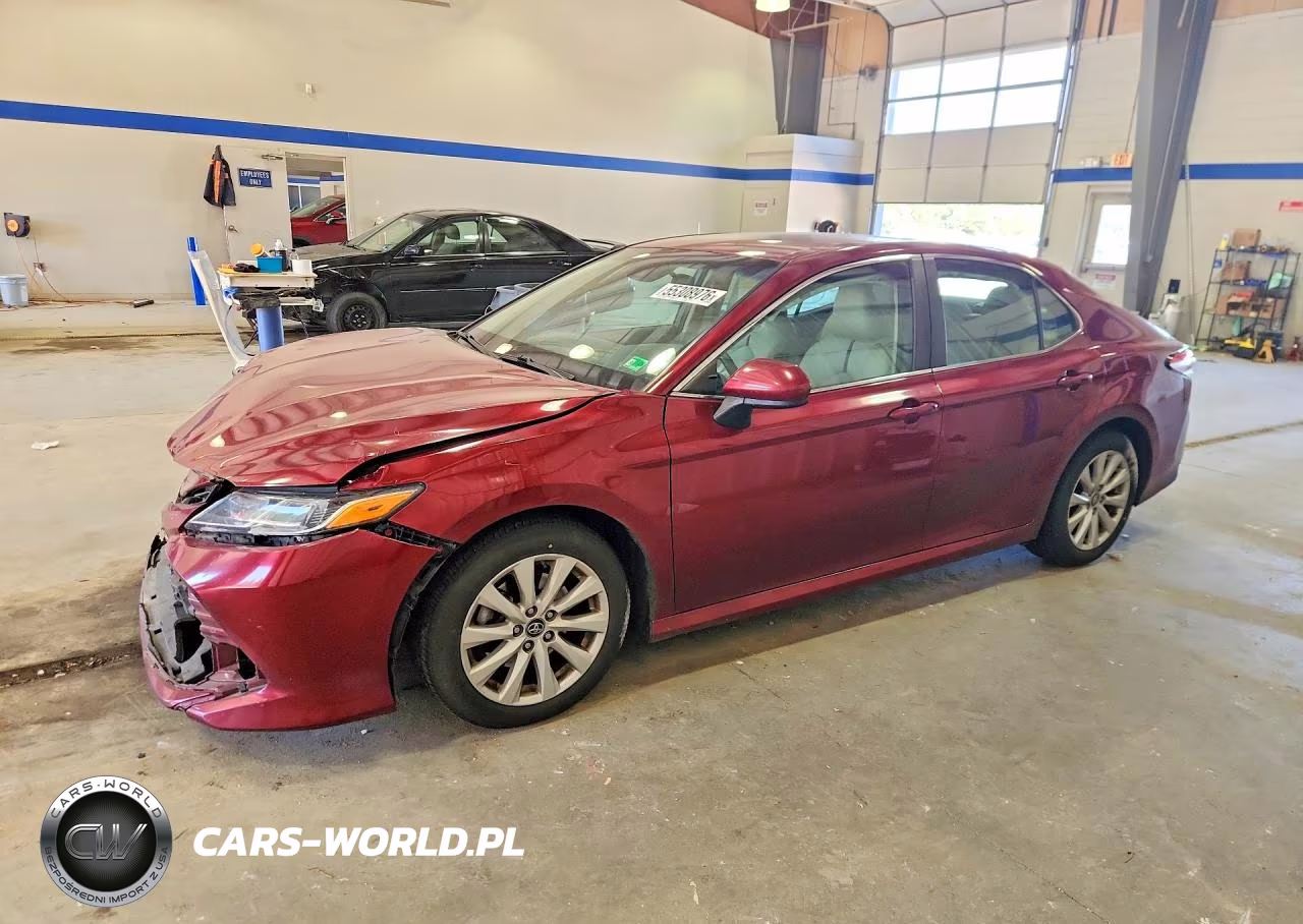 2018 Toyota Camry Le – zdjęcie 1 z 12
