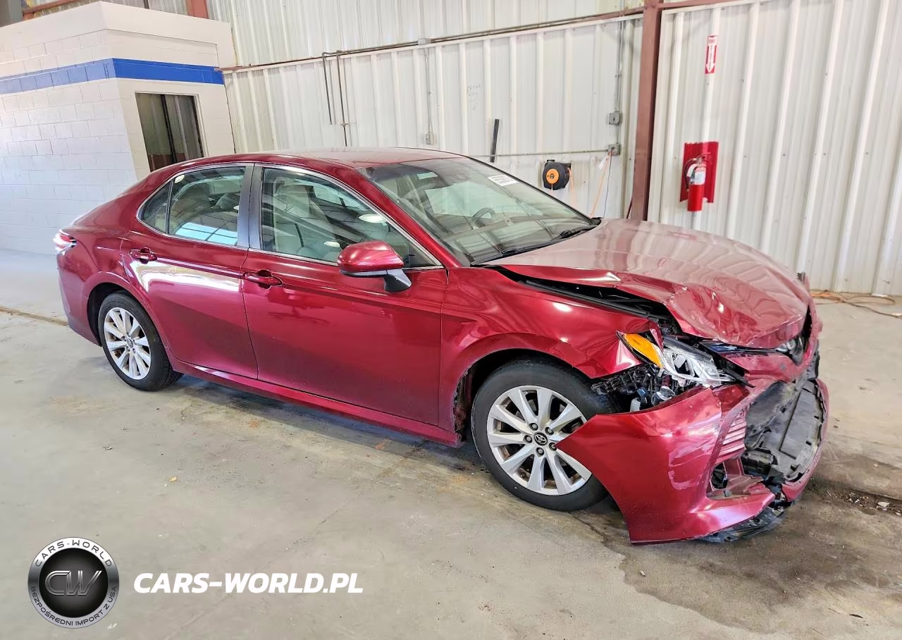 2018 Toyota Camry Le VIN:4T1B11HK1JU664038 - 4