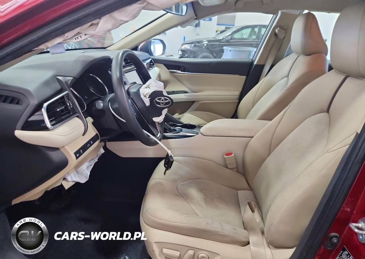 2018 Toyota Camry Le VIN:4T1B11HK1JU664038 - 7