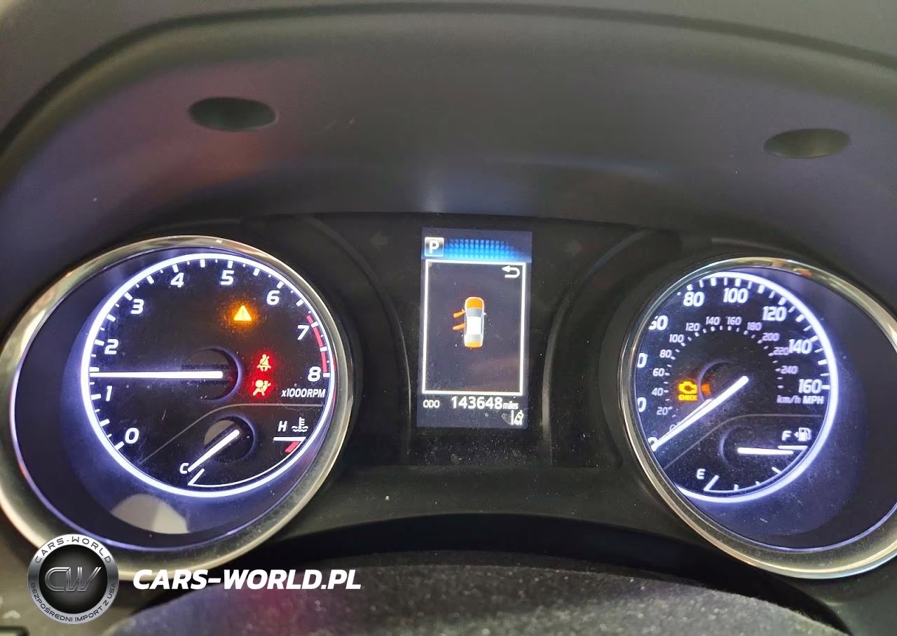 2018 Toyota Camry Le VIN:4T1B11HK1JU664038 - 9
