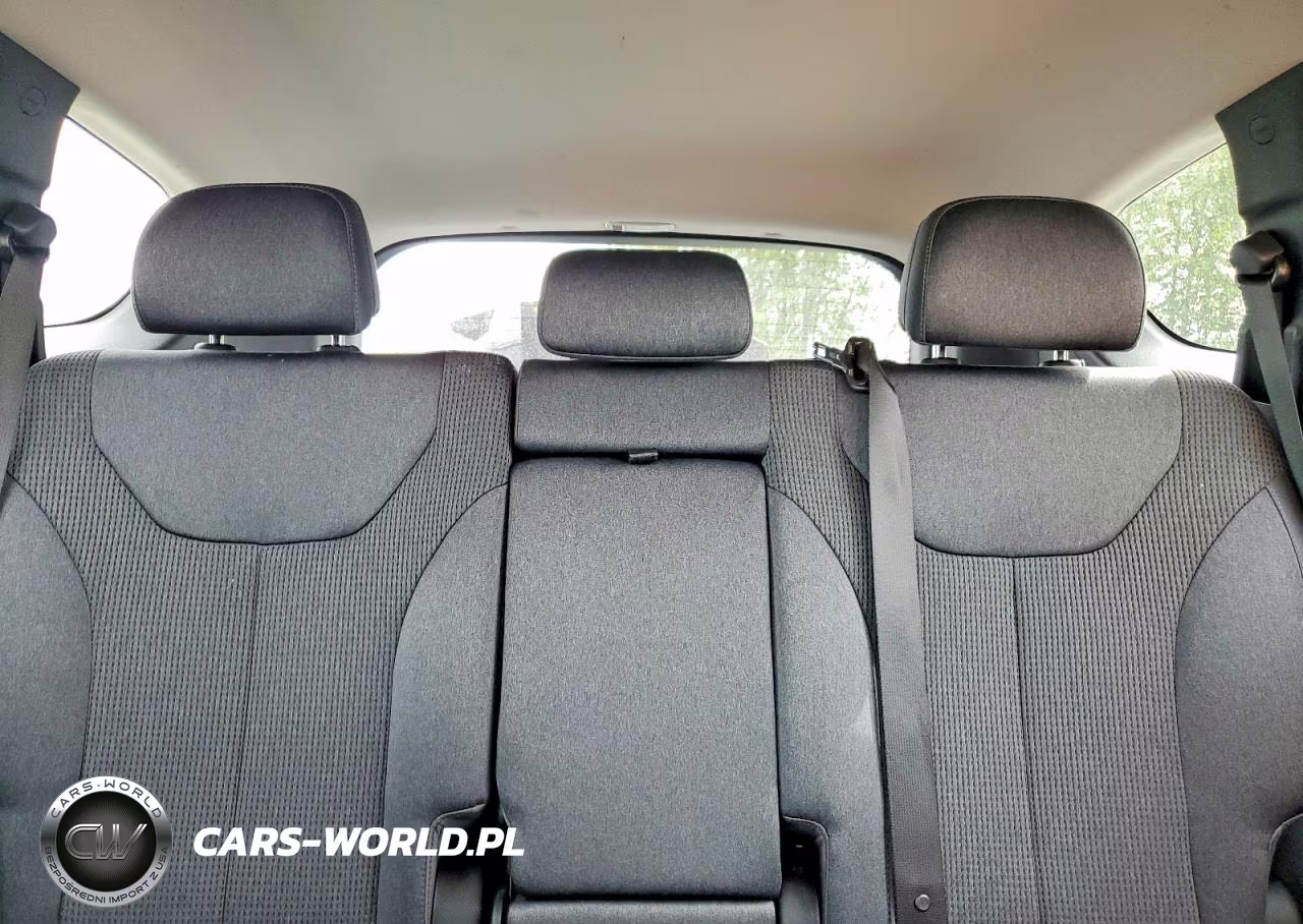 2019 Hyundai Santa Fe Sel VIN:5NMS3CAD6KH037964 - 10