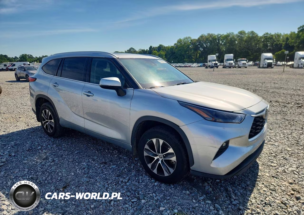 2022 Toyota Highlander Xle VIN:5TDGZRBH4NS241074 - 4