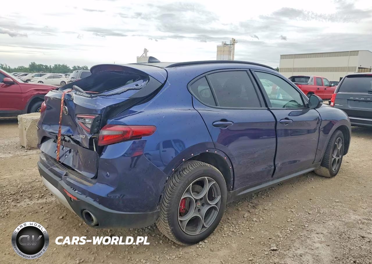 2018 Alfa Romeo Stelvio Ti Sport VIN:ZASFAKNN4J7B78596 - 3
