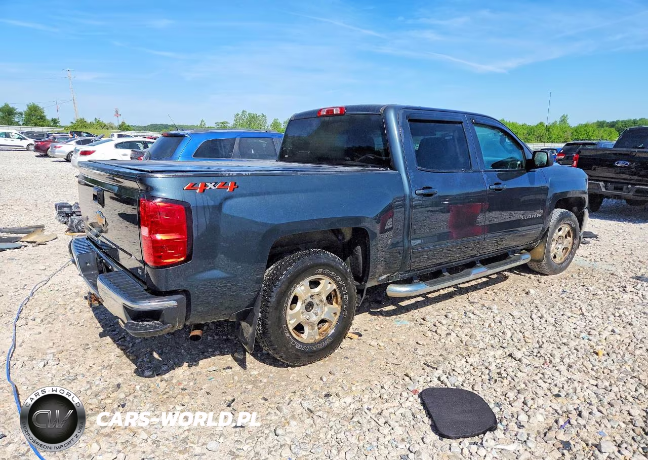 2018 Chevrolet Silverado K1500 Lt VIN:3GCUKRER9JG332636 - 3