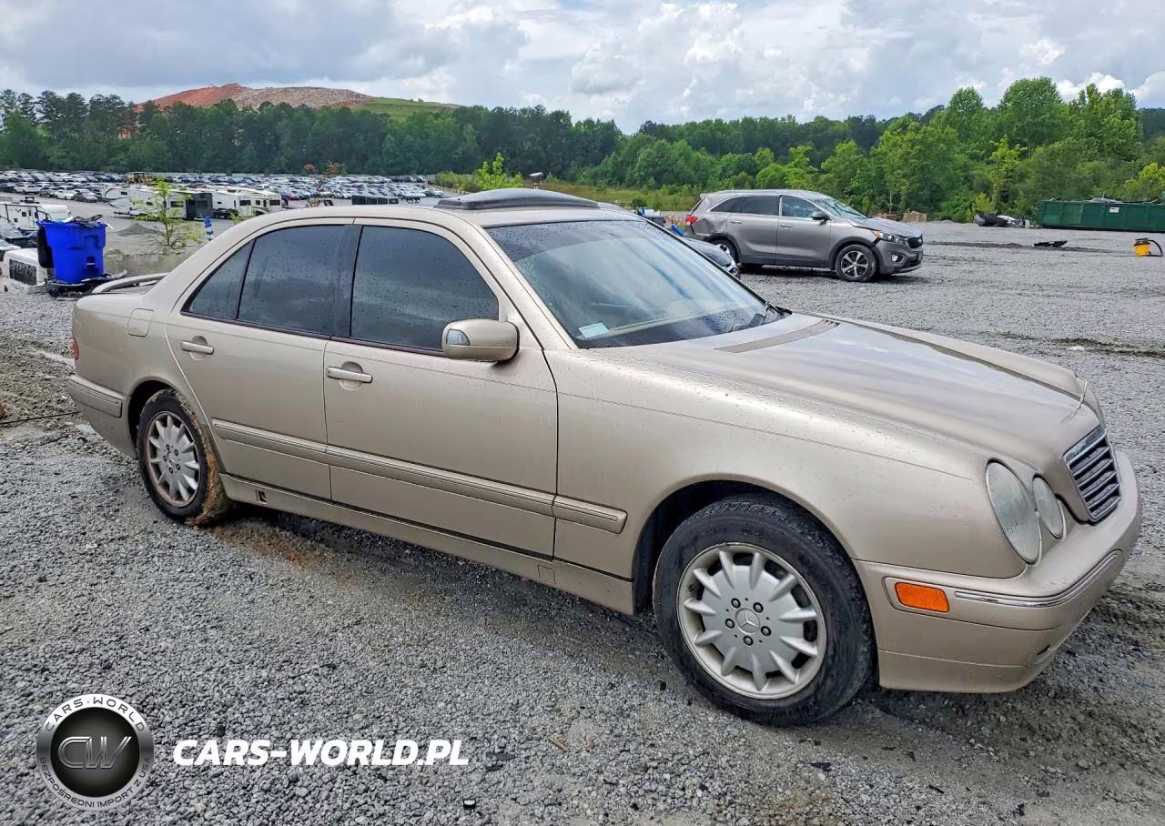 2000 Mercedes-Benz E 320 4Matic VIN:WDBJF82JXYX038022 - 4