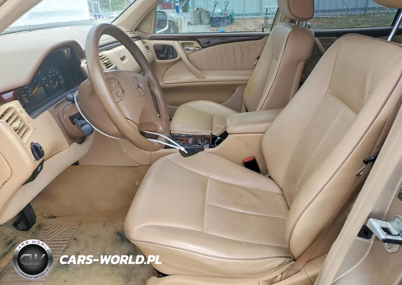 2000 Mercedes-Benz E 320 4Matic VIN:WDBJF82JXYX038022 - 7