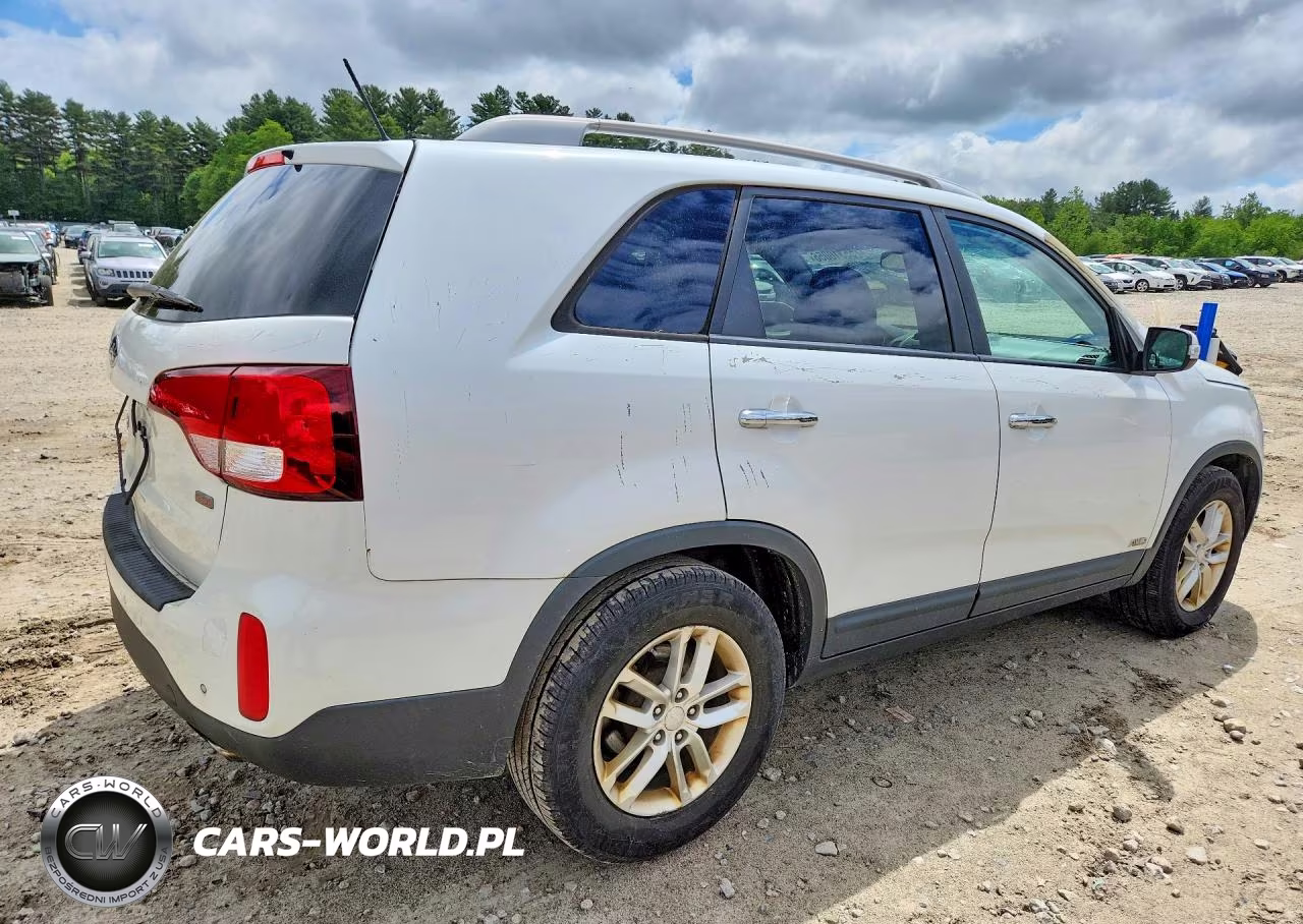 2014 Kia Sorento VIN:5XYKTCA6XEG531079 - 3