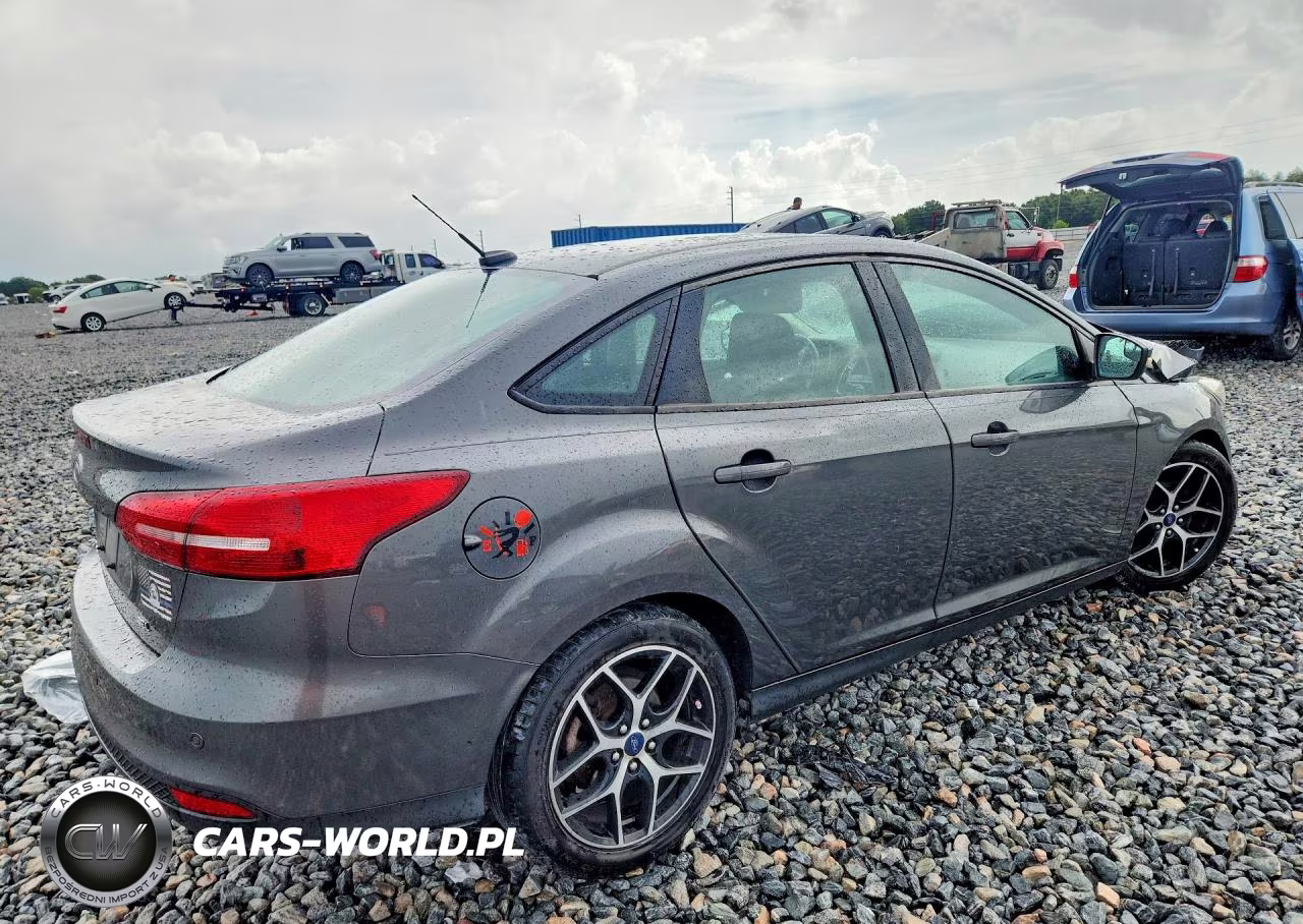 2018 Ford Focus Sel VIN:1FADP3H25JL243488 - 3