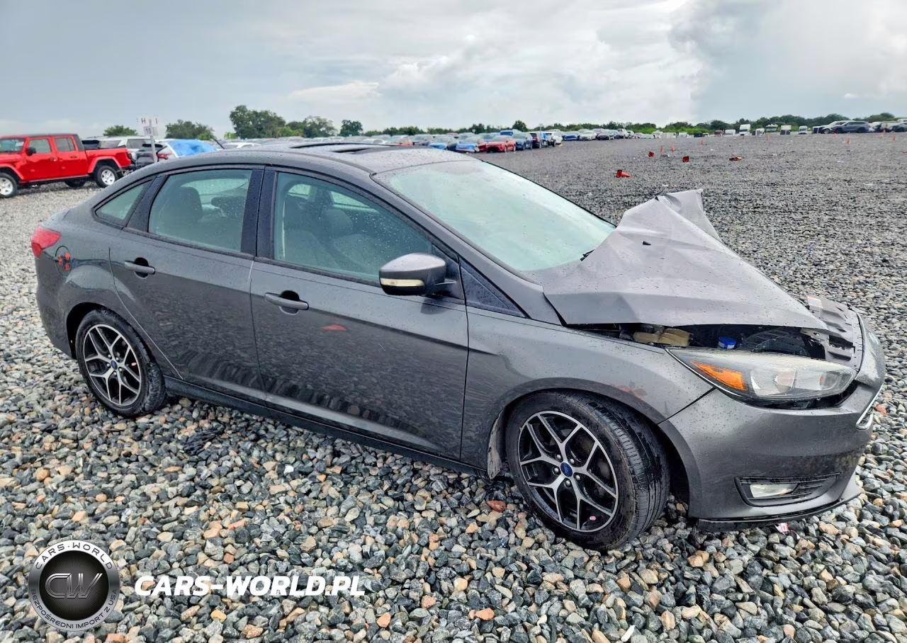 2018 Ford Focus Sel VIN:1FADP3H25JL243488 - 4