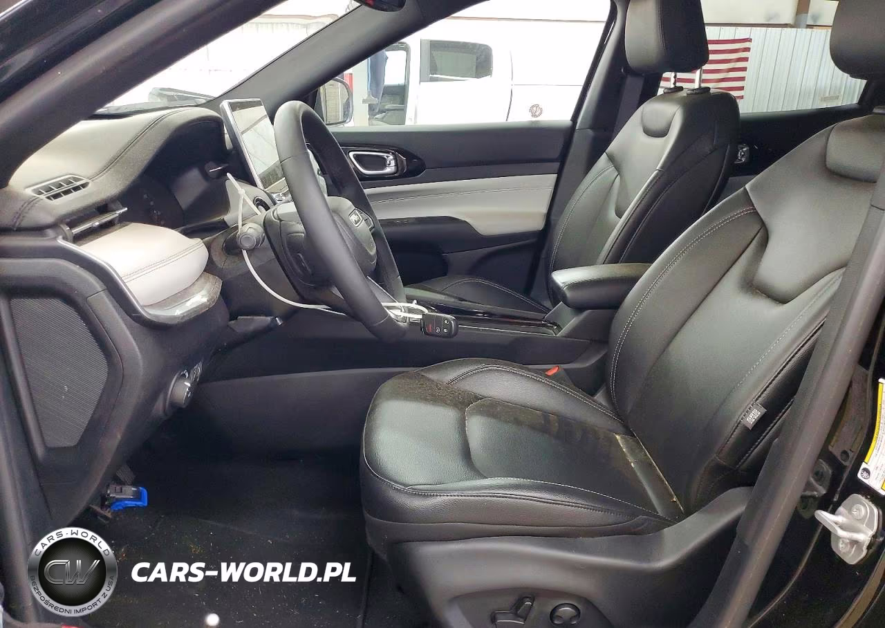 2025 Jeep Compass Limited VIN:3C4NJDCN1ST590670 - 7