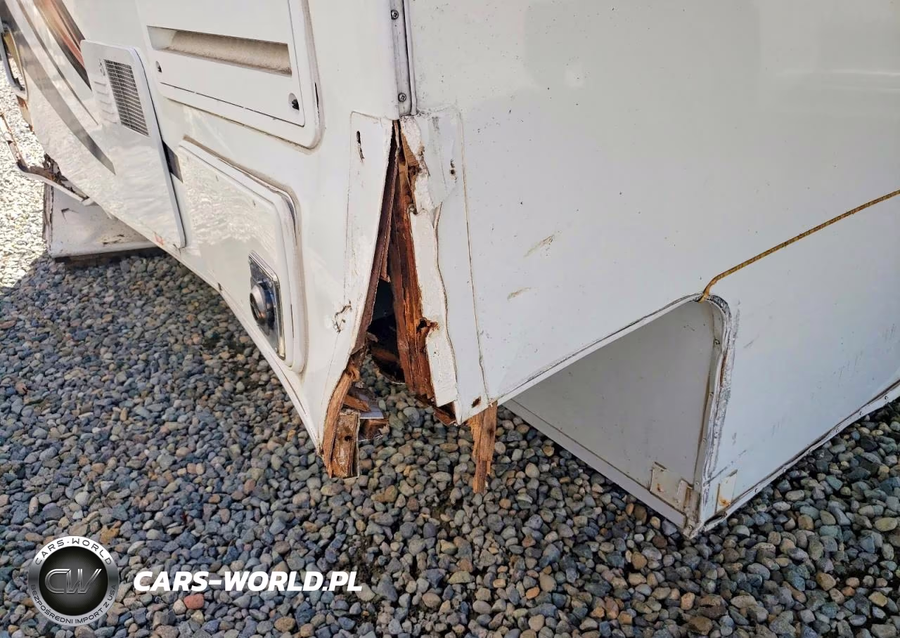2018 Adventure Camper VIN:18271 - 7