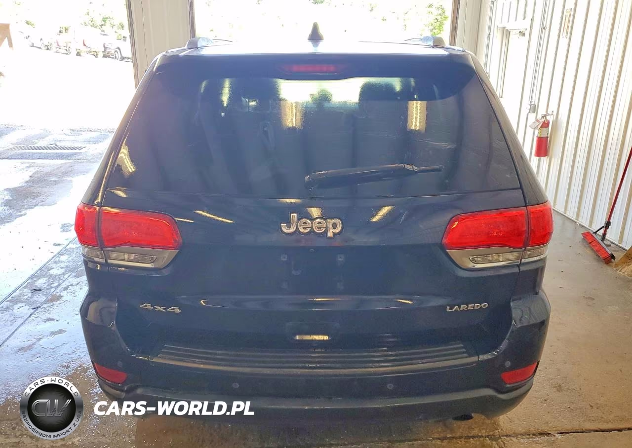 2017 Jeep Grand Cherokee Laredo VIN:1C4RJFAG8HC617322 - 6