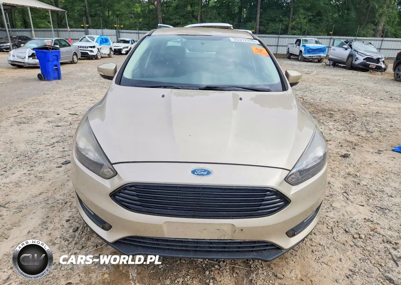 2017 Ford Focus Se VIN:1FADP3FE3HL337036 - 5
