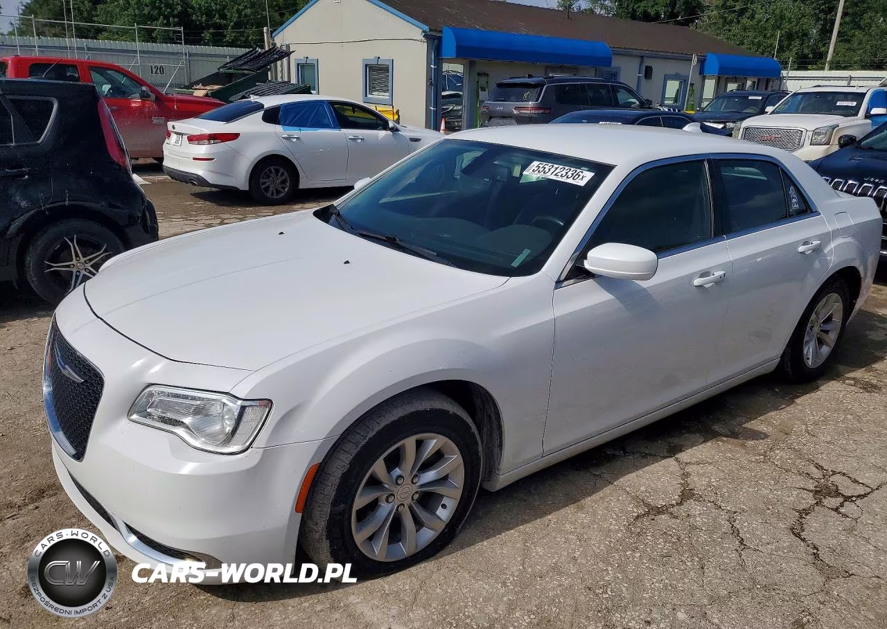 2019 Chrysler 300 Touring – zdjęcie 1 z 12